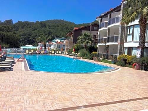 Golden Life Heights Deluxe Suite Hotel - Adult Only