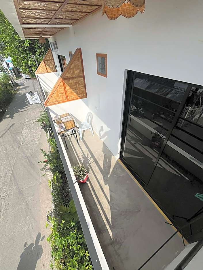 Photo 1 of 4 of Balcony