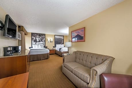 Studio Suite with Two Double Beds - Non-Smoking