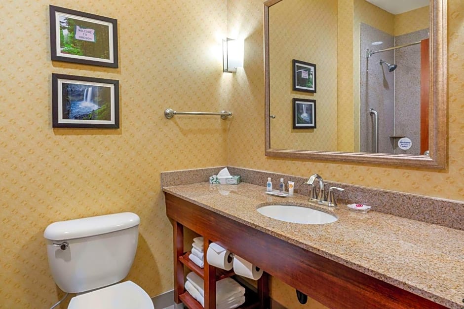 Comfort Suites Eugene