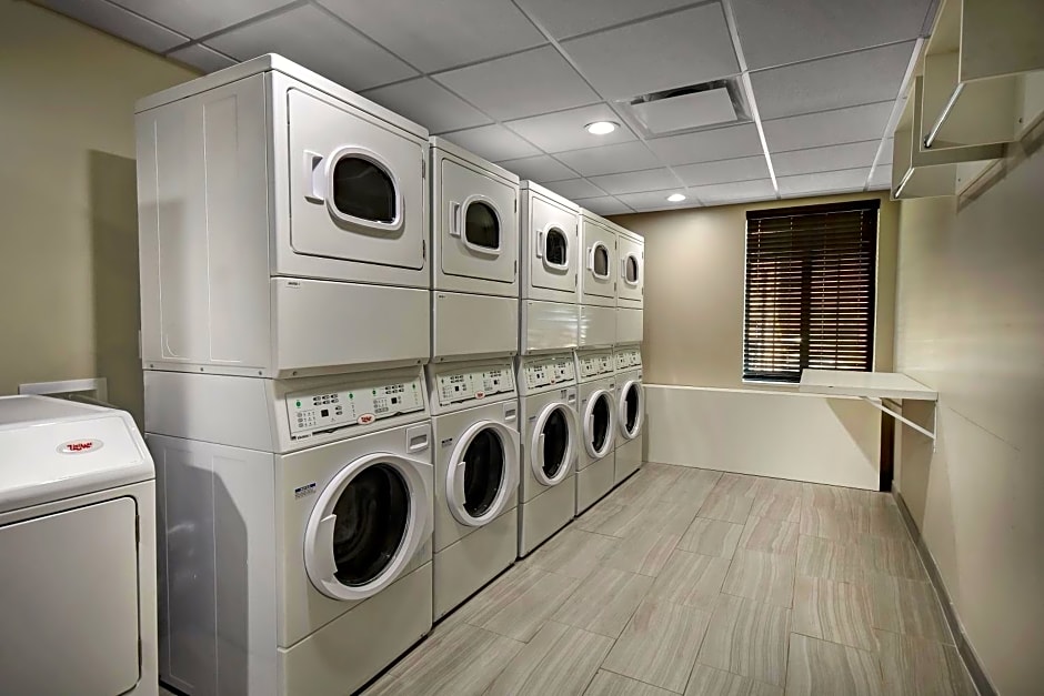 Staybridge Suites Holland By IHG