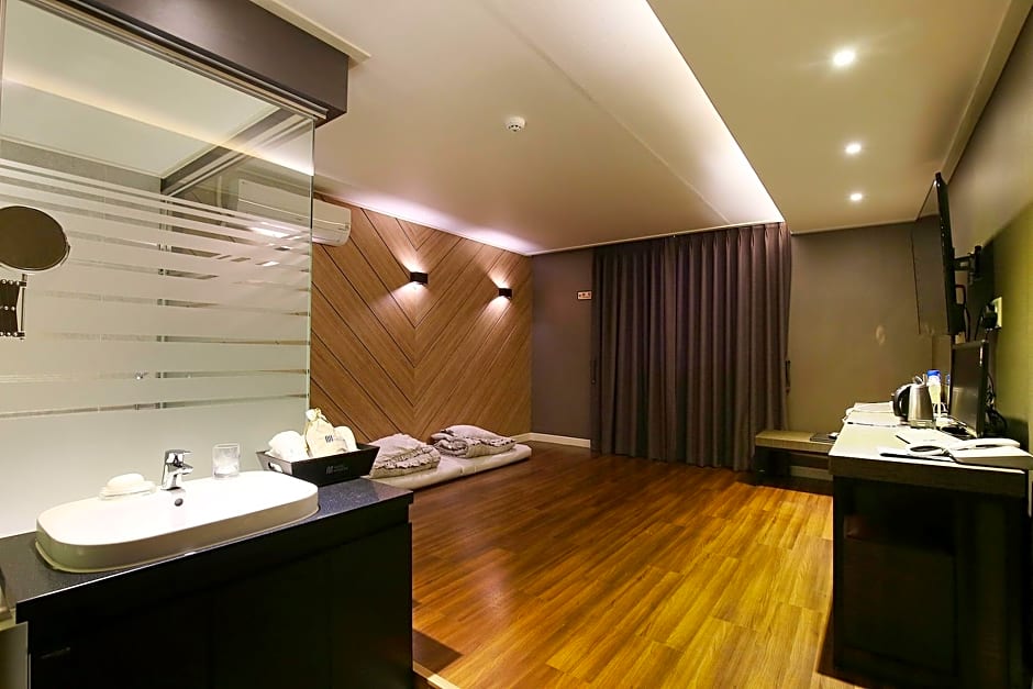 Seosan (Daesan) Modern Hotel