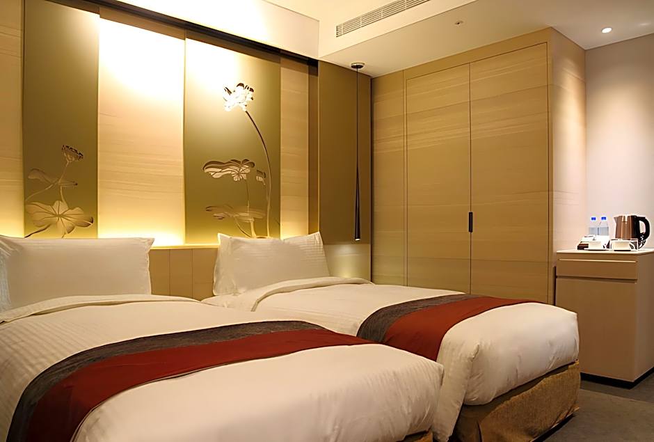 Green World Hotel-Grand Nanjing