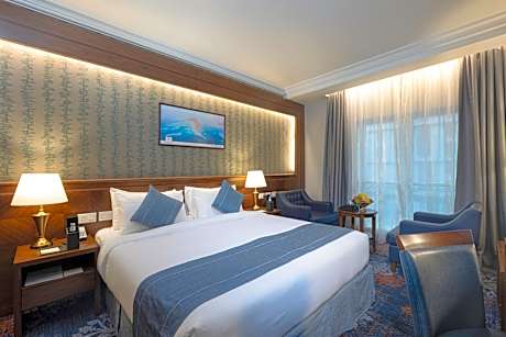 Three-Bedroom Suite with City View