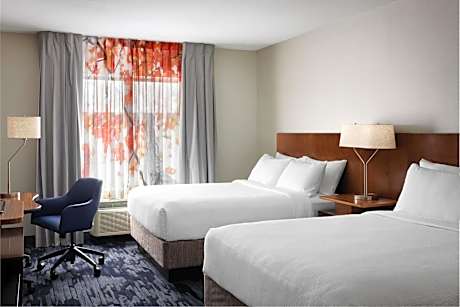 Queen Room with Two Queen Beds - Hearing Accessible