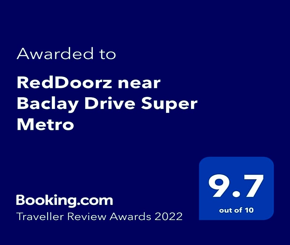 RedDoorz Near Baclay Drive Super Metro