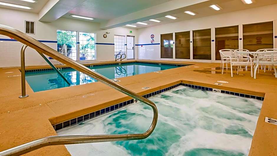 Best Western Plus Prairie Inn