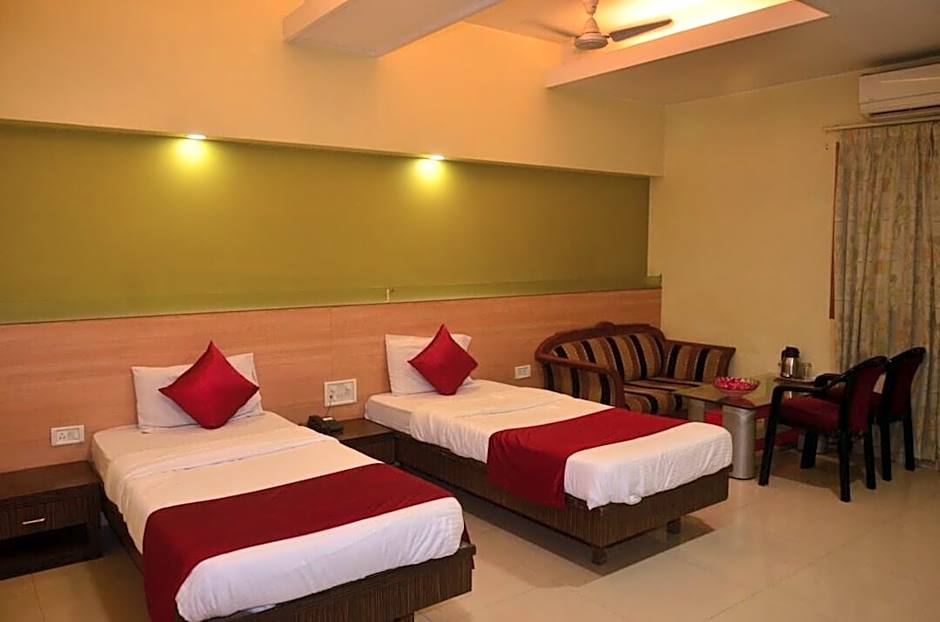 Poonam Hotel
