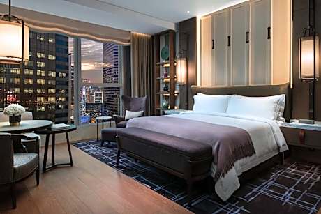Grand Deluxe King Room with City View