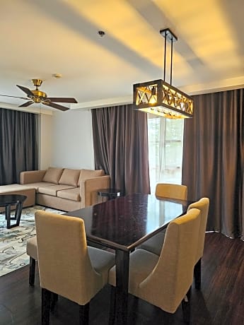 Forest Lodge at Camp John Hay privately owned - Deluxe Queen Suite with balcony and Free Parking 269