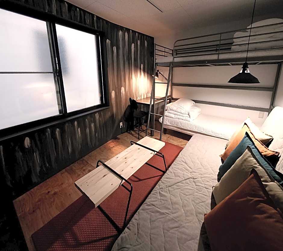 BENCH - Hostel