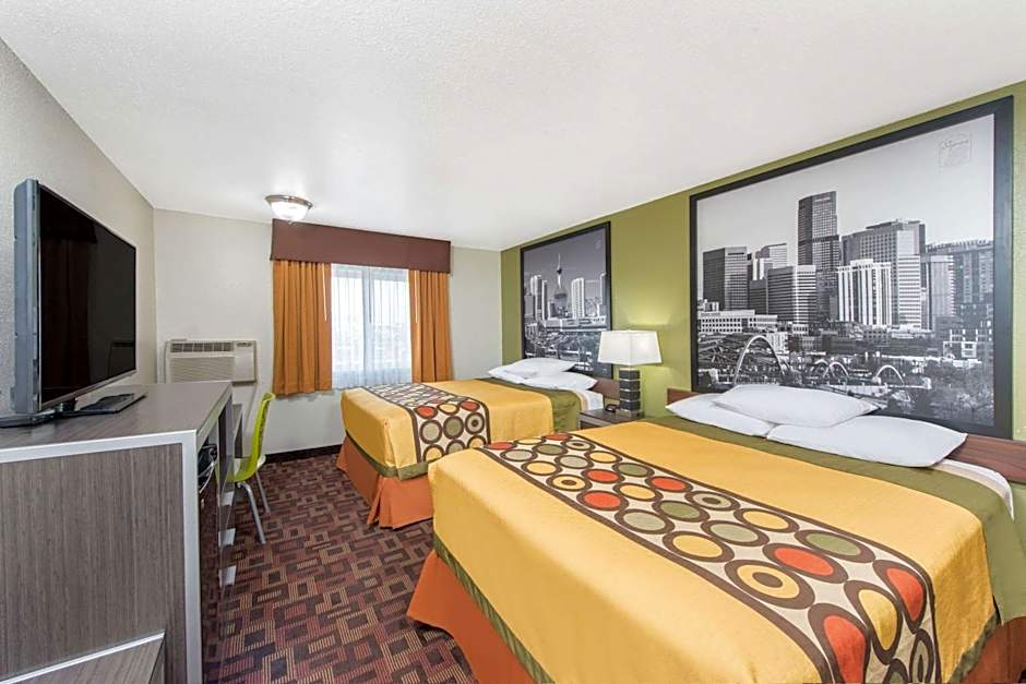 Super 8 by Wyndham Moberly MO