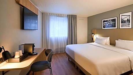 Superior Room - 1 King Bed