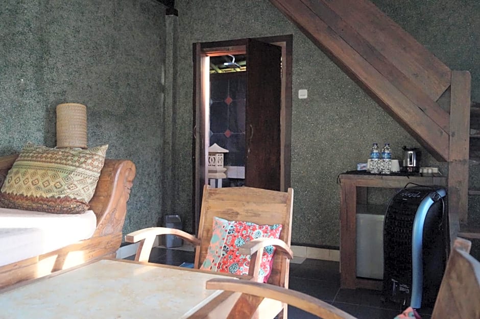 Sasak Lebung Home – Senggigi Beach, ID