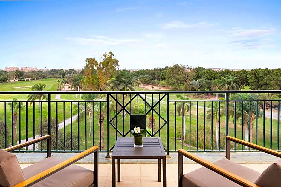 Hilton Pyramids Golf