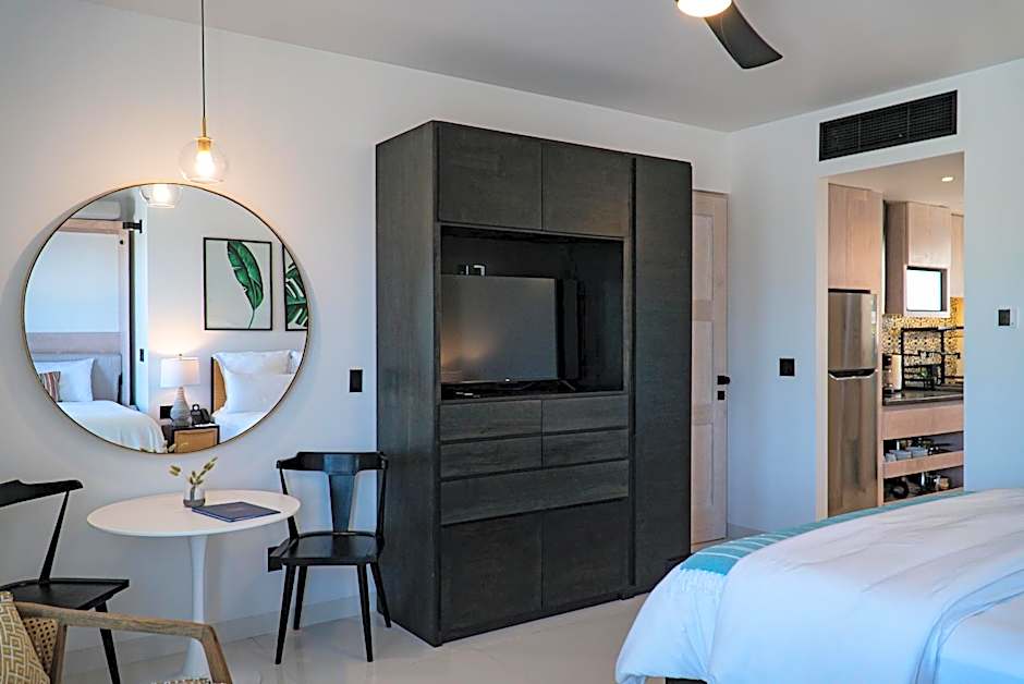 Flamboyan Hotel & Residences