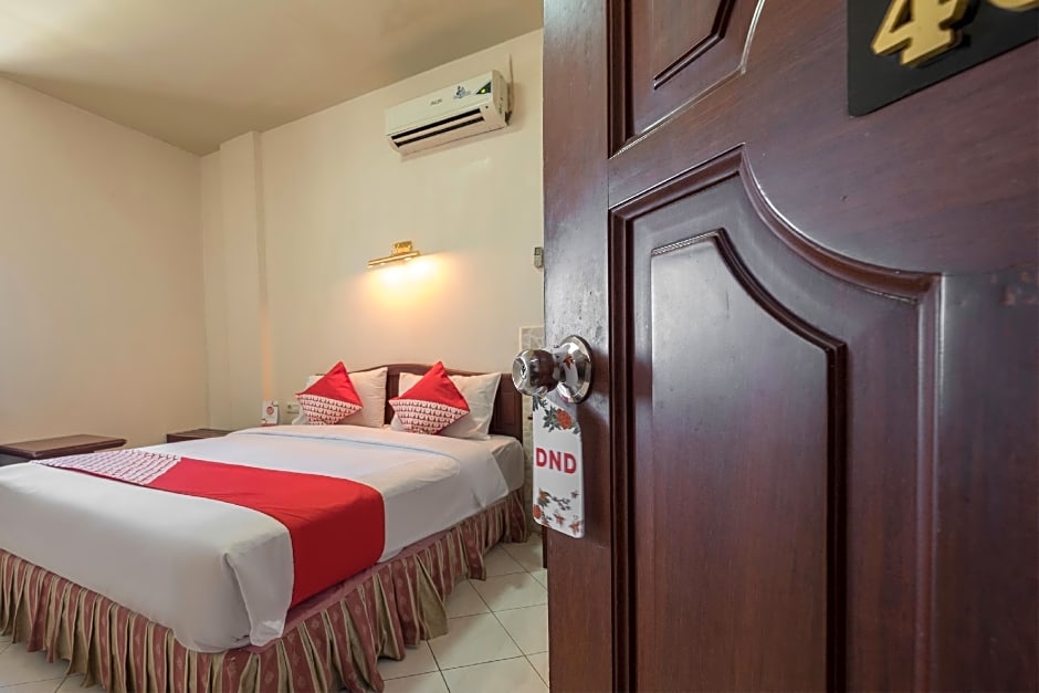 OYO 1090 Hotel Anging Mammiri Makassar