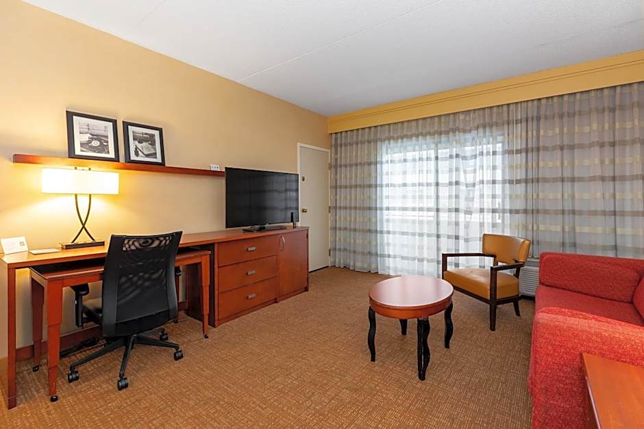 Courtyard by Marriott Toledo Airport Holland