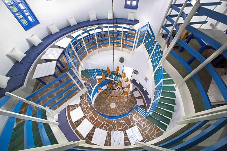 Kerame Hotel & Studios