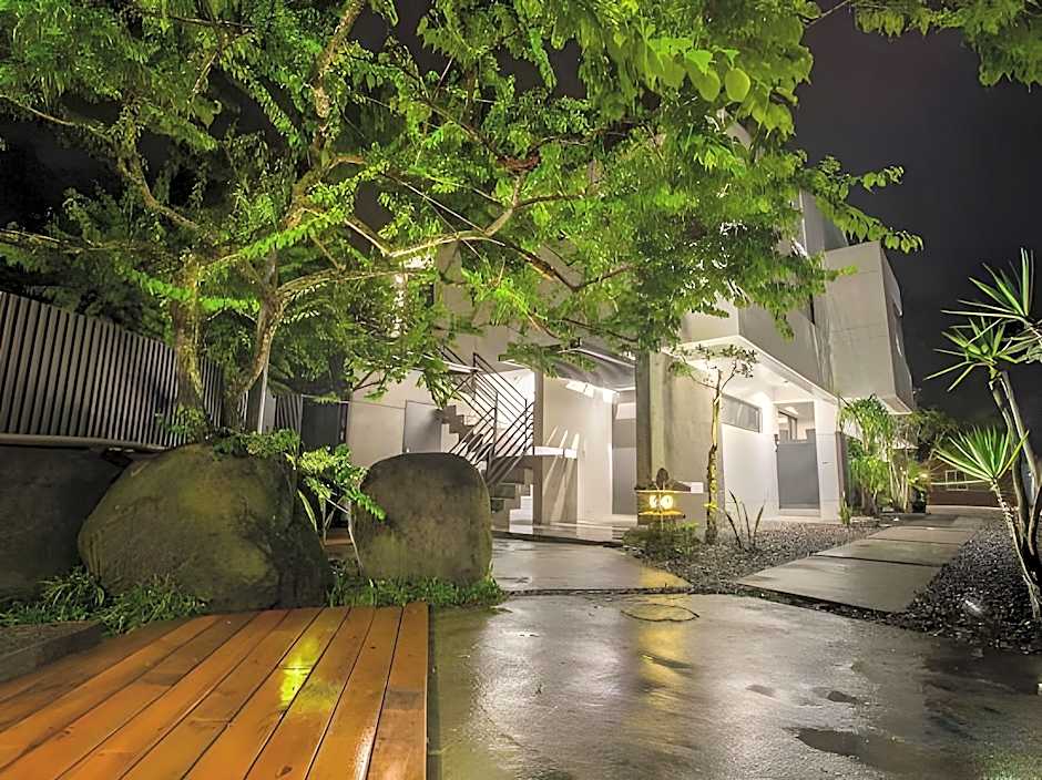 Sunshine Hot Spring B&B