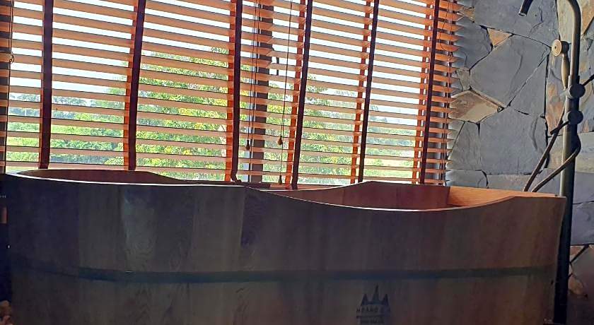 Tomodachi Retreat - Làng Mít