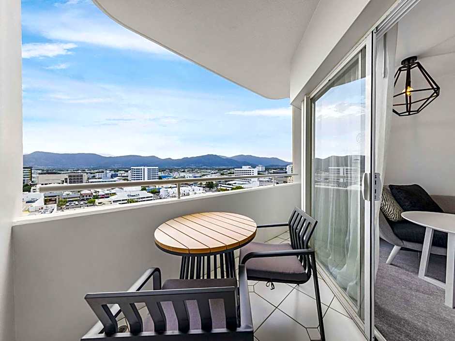 Pullman Cairns International