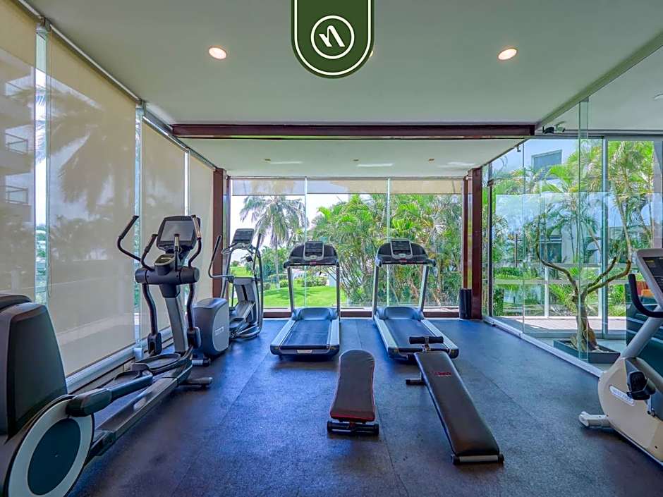 2BR Condo with Private Blacony - Oceean View