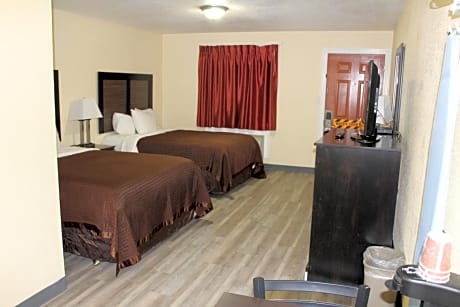Queen Room with Bath Tub