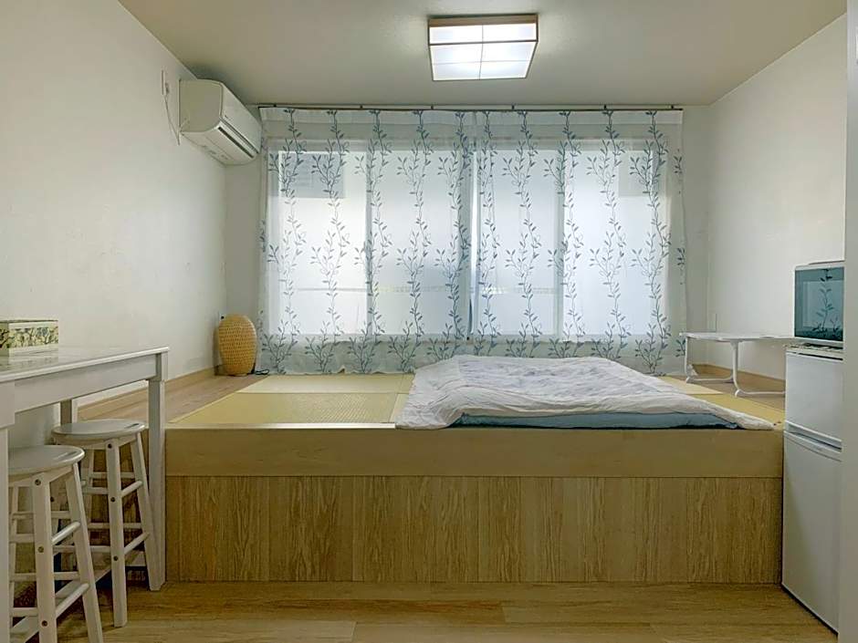 Ikebukuro#40 square meter room#池袋中心地带#高速无限制网#半地下室房间#1F