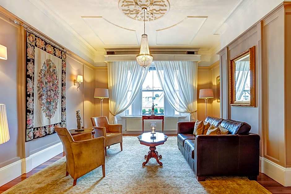 Alexandra Court Hotel