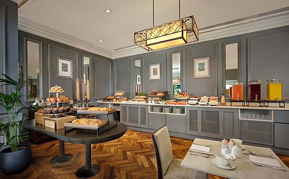 The College Green Dublin Hotel, Autograph Collection 