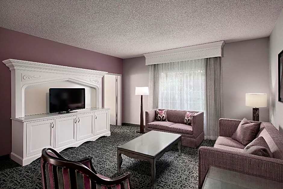 Anaheim Majestic Garden Hotel