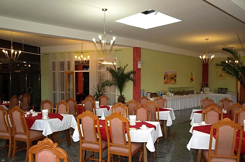 West Hotel an der Sächsischen Weinstrasse