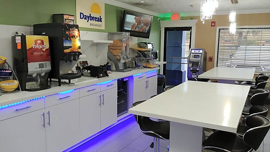 Days Inn by Wyndham Houston East