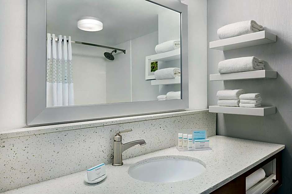 Hampton Inn By Hilton Waycross