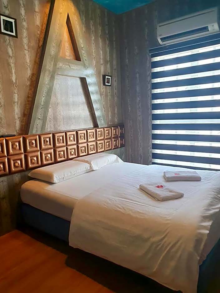 Mangrove Floating Chalet