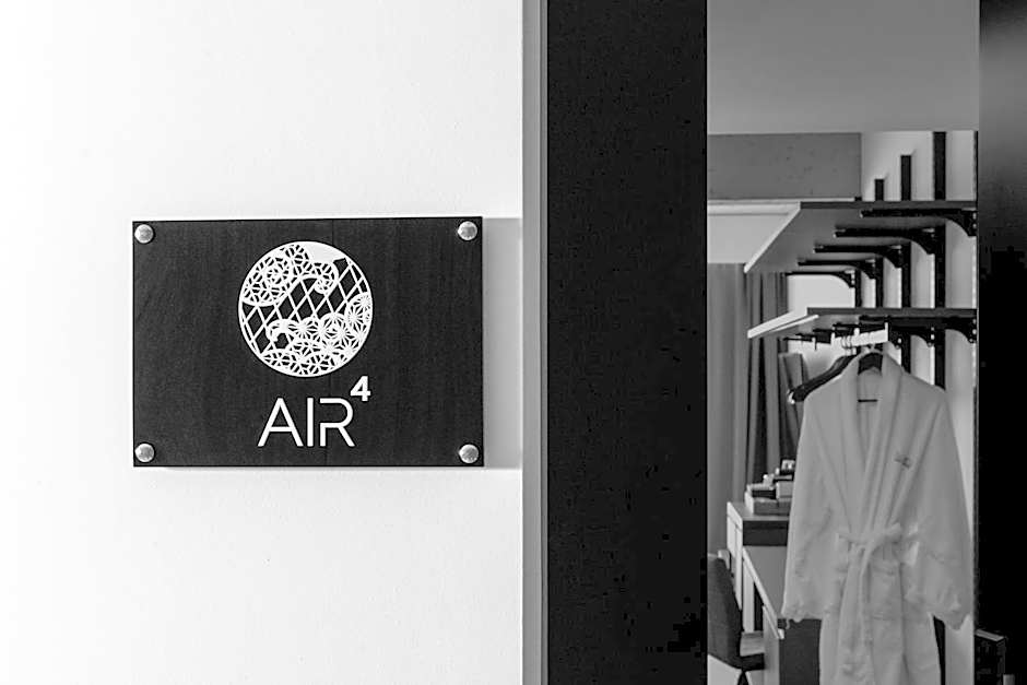 Essence Suites Downtown Suites - Adults Only