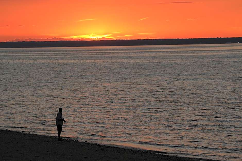 Tides Inn at Stehli Beach