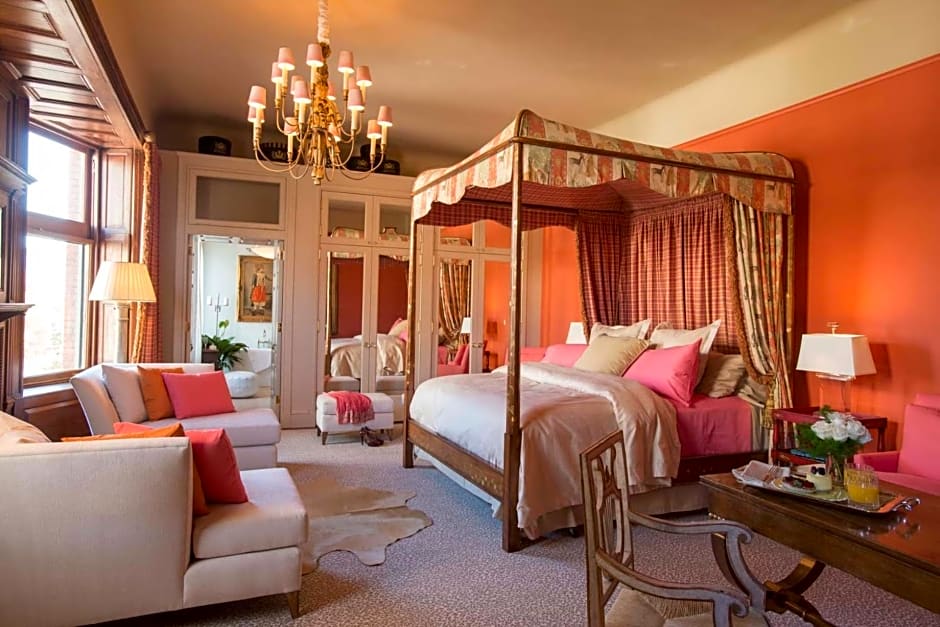 Photo 1 of 6 of Suite 13