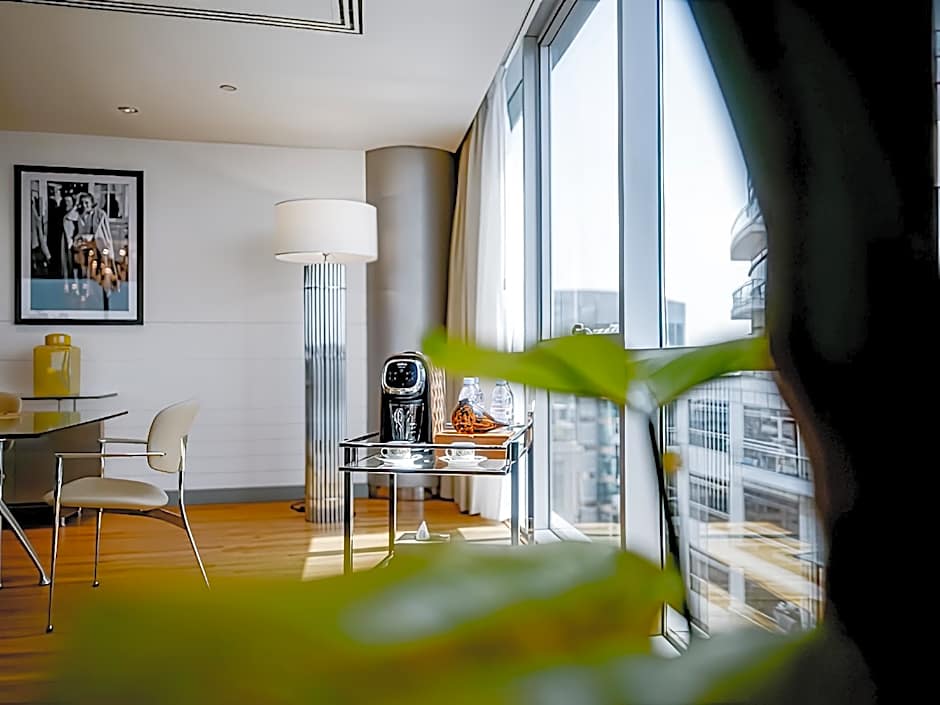 Golden Sands Hotel Creek