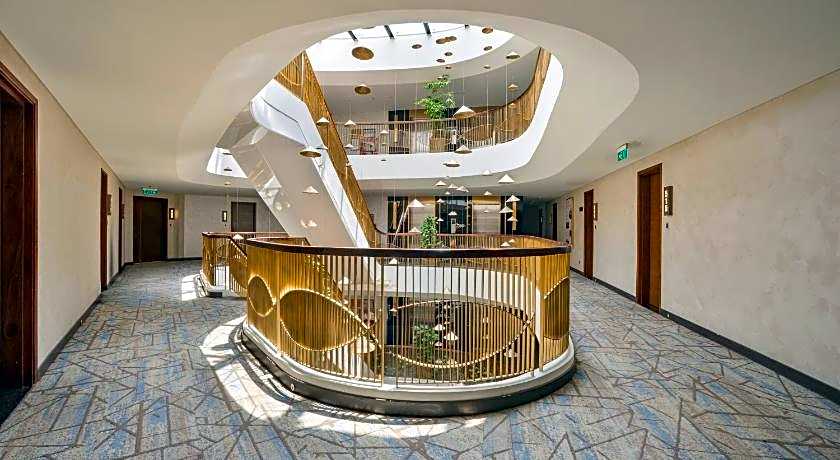 Nesta Valley Dalat Hotel - Formerly Golf Valley Hotel