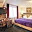 Hotel Famosa