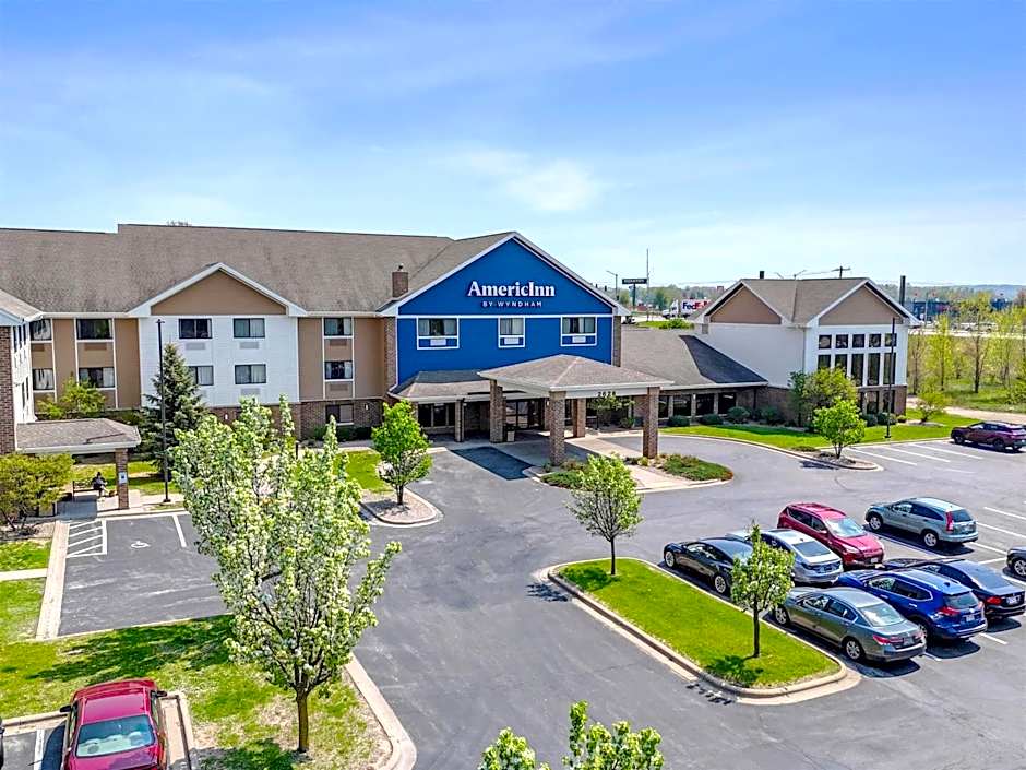 AmericInn by Wyndham Green Bay East