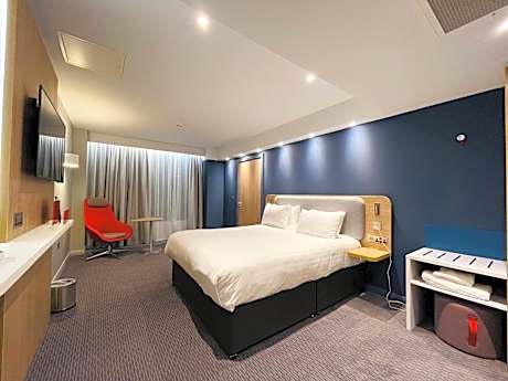 Standard King Room with Free Hot Breakfast - Accessible