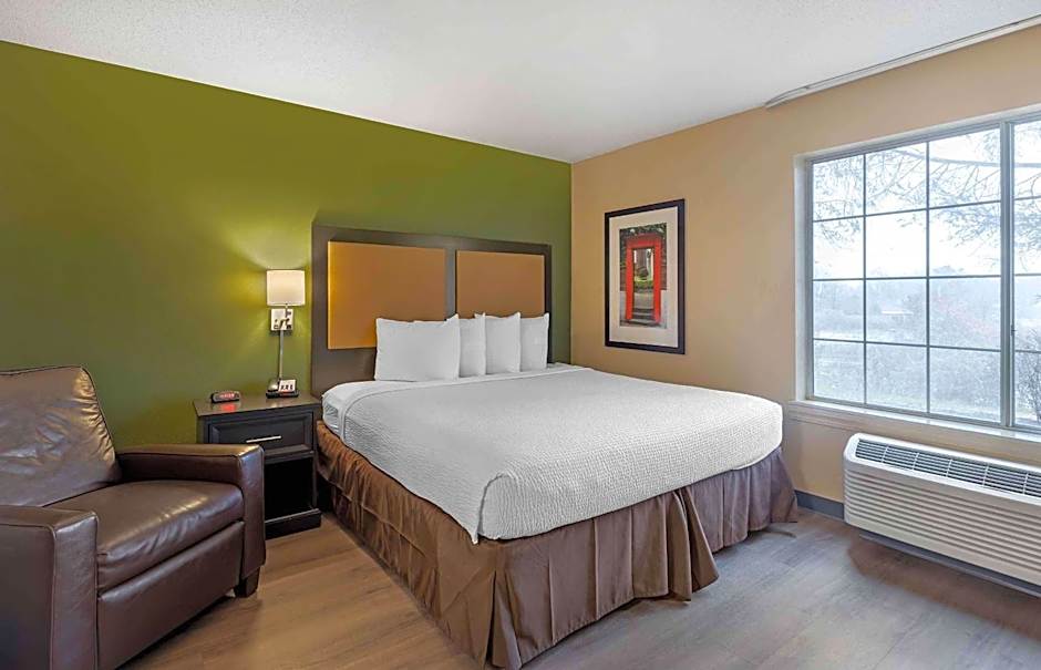 Extended Stay America Select Suites - St. Louis - Airport - Central