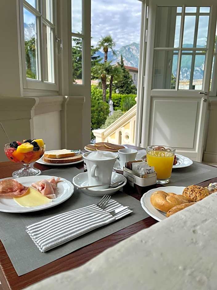 Villa Italia Luxury Suites and Apartments