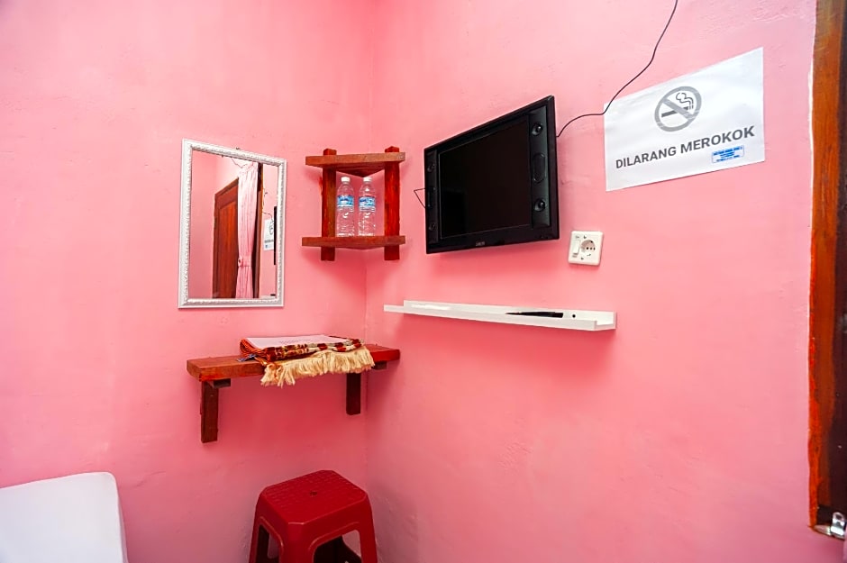 RedDoorz near Palembang Airport 1