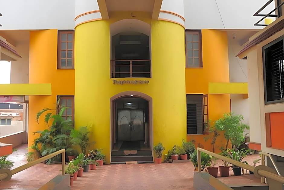 Hotel Rajsangam International 