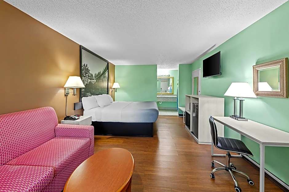 Super 8 by Wyndham Gaffney
