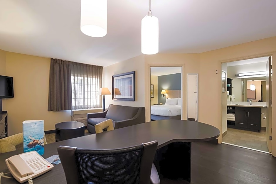 Sonesta Simply Suites St Louis Earth City